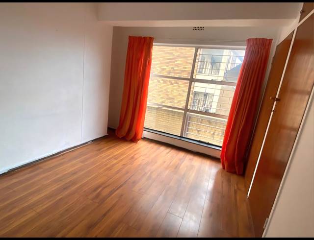 3 BEDROOM FLAT FOR SALE IN VEREENIGING CENTRAL